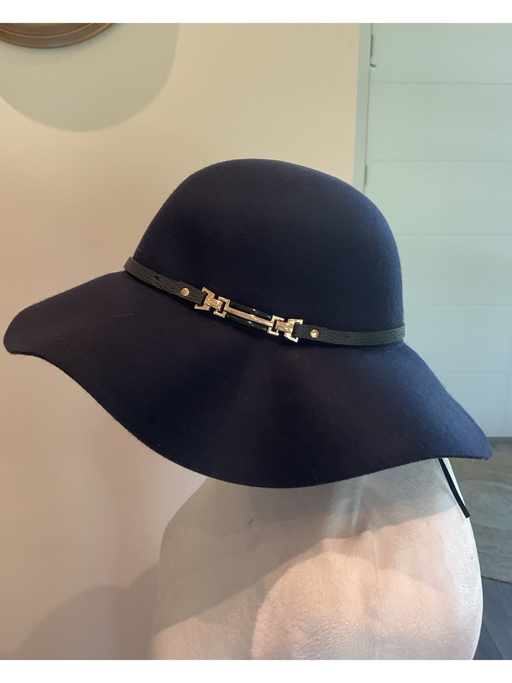 House of Harlow 1960 Women's Wide-Brim  Hat with Decorative Metal Accent - Navy